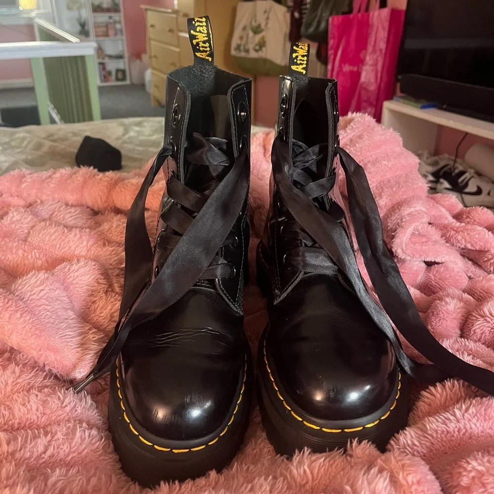 Dr. Marten Boots Style “Molly” - Picture 2 of 6